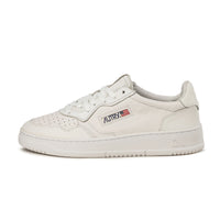 【関税&送料込】Autry Medalist Sneakers In White Powder Leat Autry Medalist Low Sneakers In White And Powder Leather And
