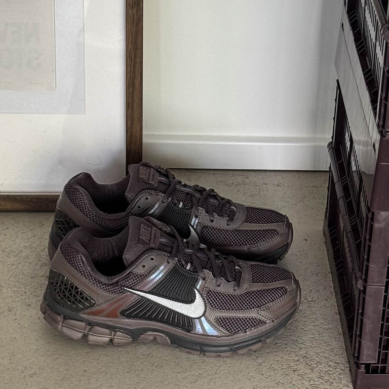 Nike Zoom Vomero 5 onfeet