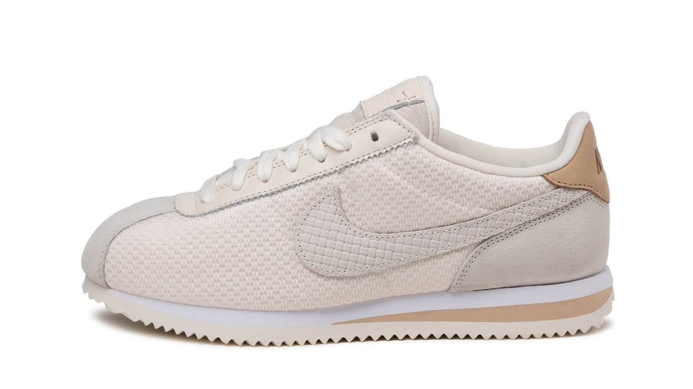 スニーカー Nike Cortez SE W Sail Coconut Milk llic Silver Gum Mediu Nike Cortez SE Women's Shoes. Nike ID