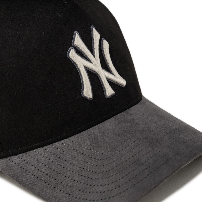 47 MLB New York Yankees Ultrasuede MVP Cap (Black)