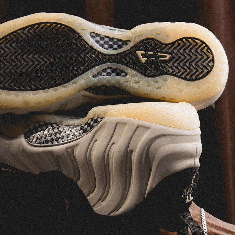 Nike Air Foamposite One onfeet