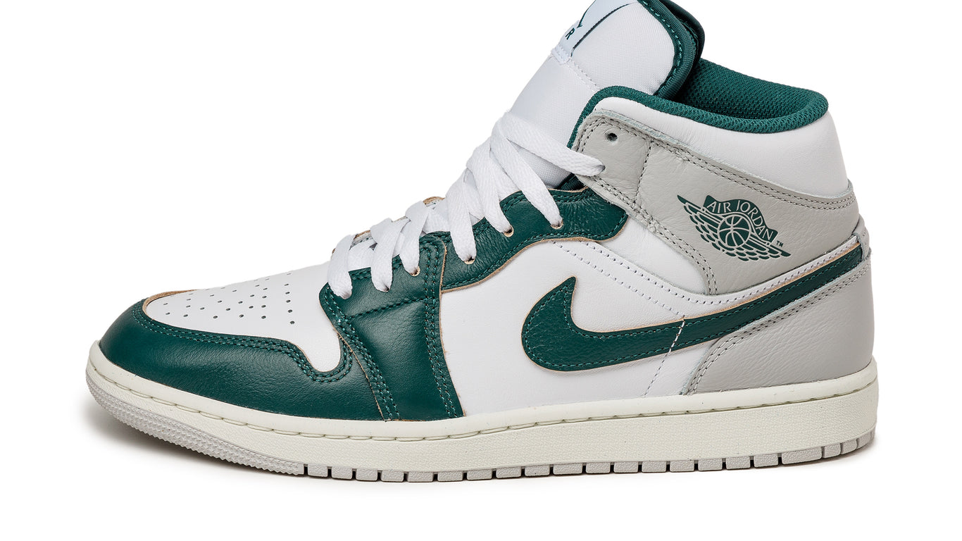 Green nike air jordans deals
