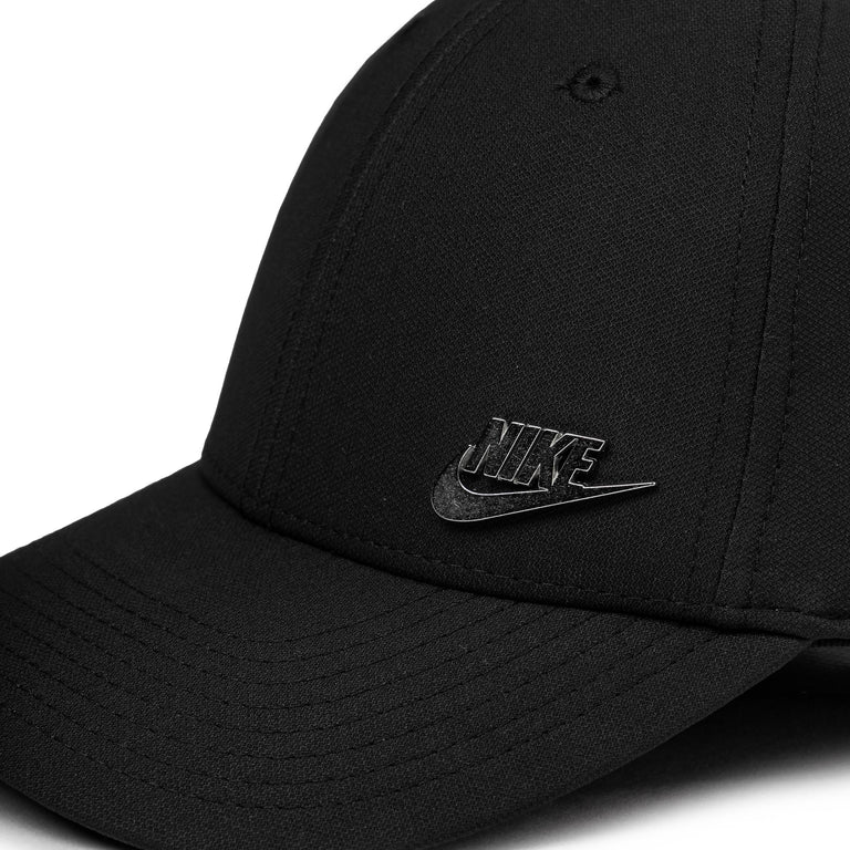 Nike	Dri-Fit Club Structured Metal Logo Cap