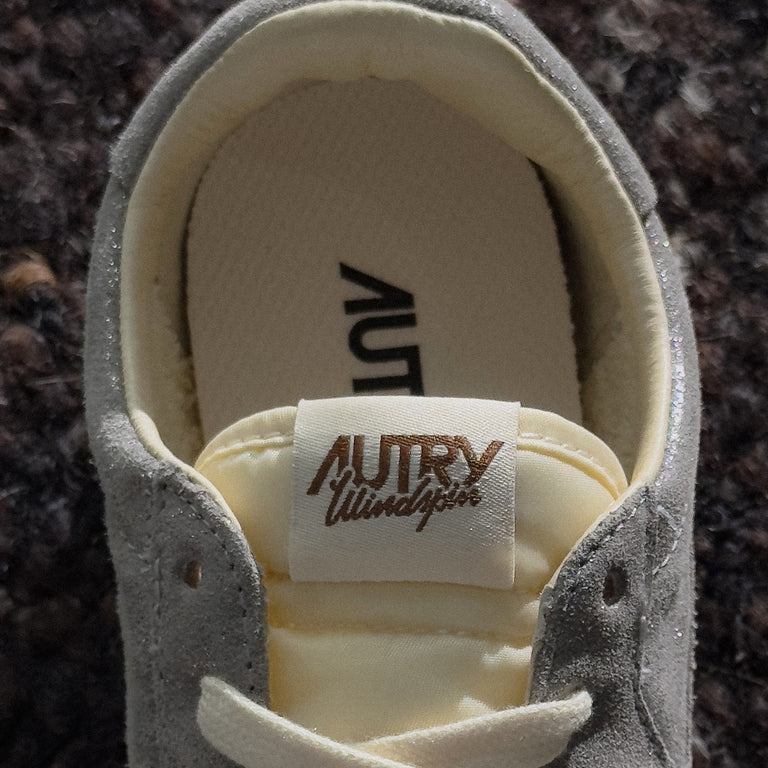 Autry Windspin W *Lamb Leather / Nylon* onfeet