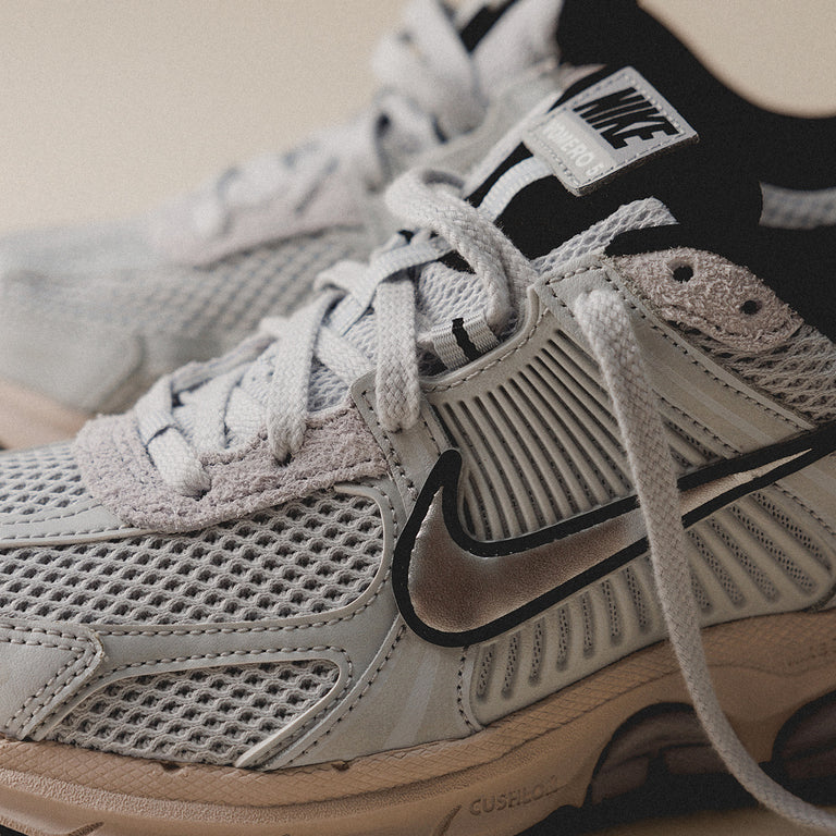 Nike Wmns Zoom Vomero 5 onfeet