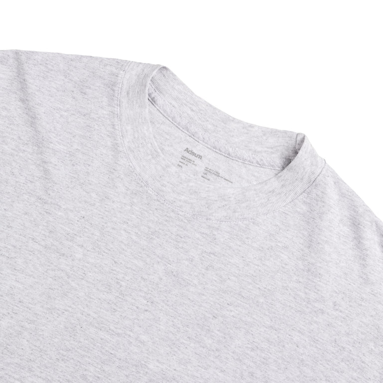 Adsum Lily Tee