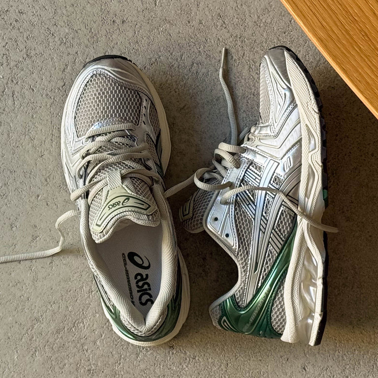 Asics GEL-Kayano 14 onfeet