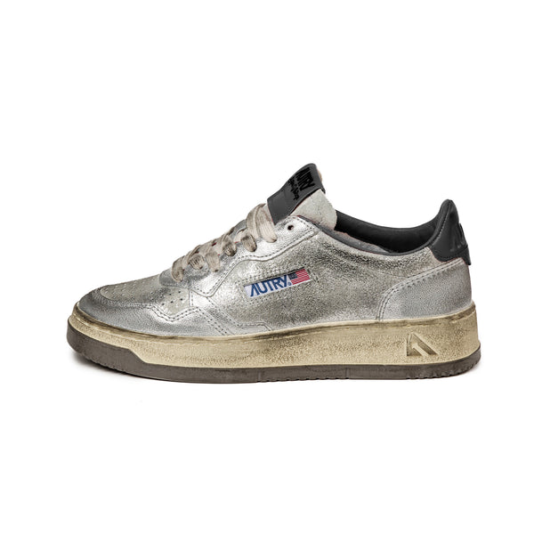 スニーカー Autry Medalist Super Vintage Sneaker AUTRY Super Vintage distressed leather sneakers | NET-A-PORTER
