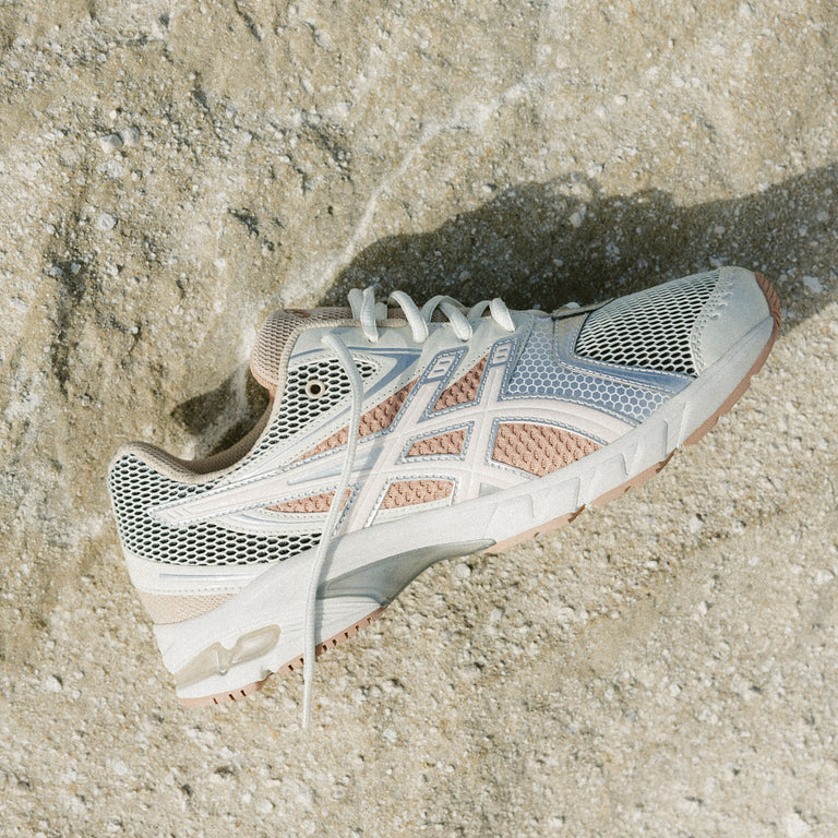 Asics GEL-DS Trainer 14 onfeet