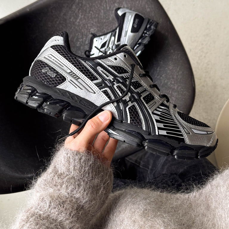 Asics GEL-Kayano 12.1 onfeet