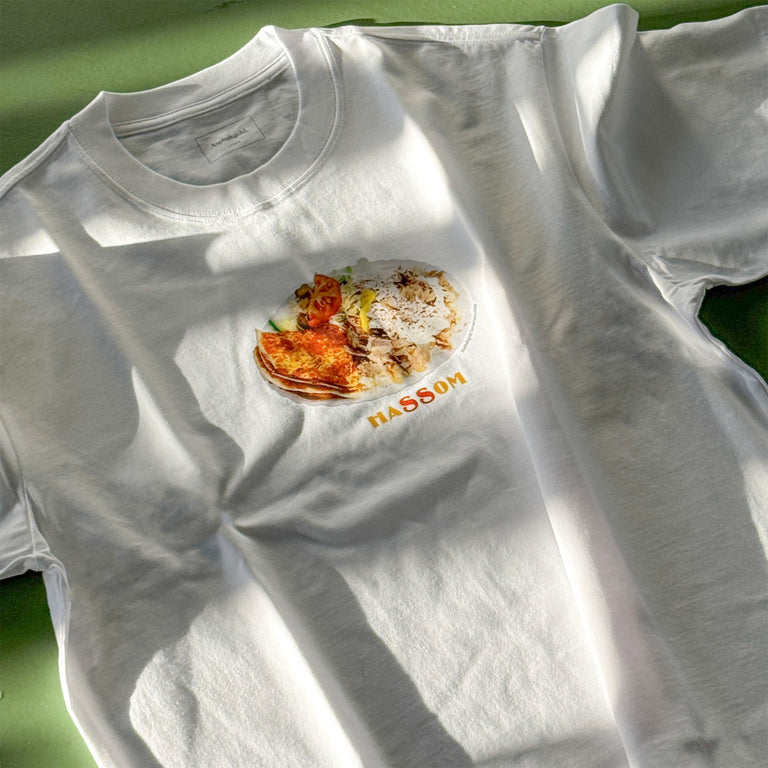 Hassom T-Shirt onfeet