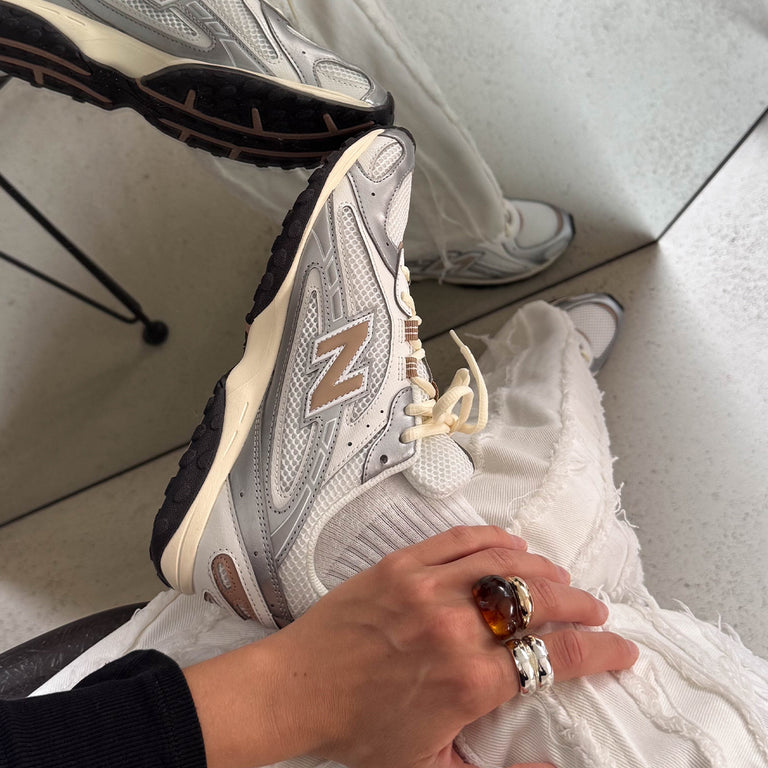 New Balance U204LSWA onfeet