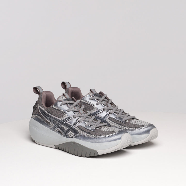 Asics x Studio Hagel Neocurve onfeet