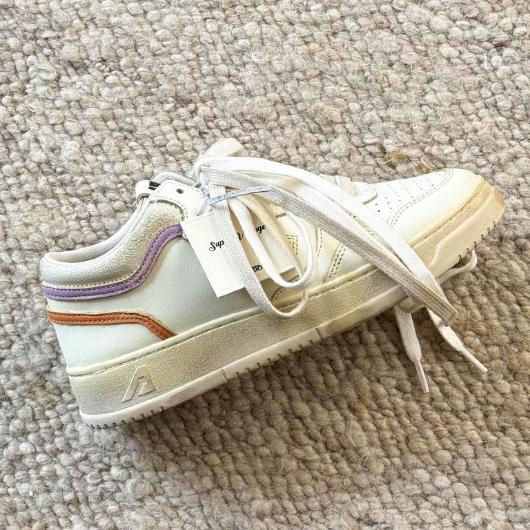 Autry Med-Way Mid W *Leather / Goat* *Super Vintage* onfeet