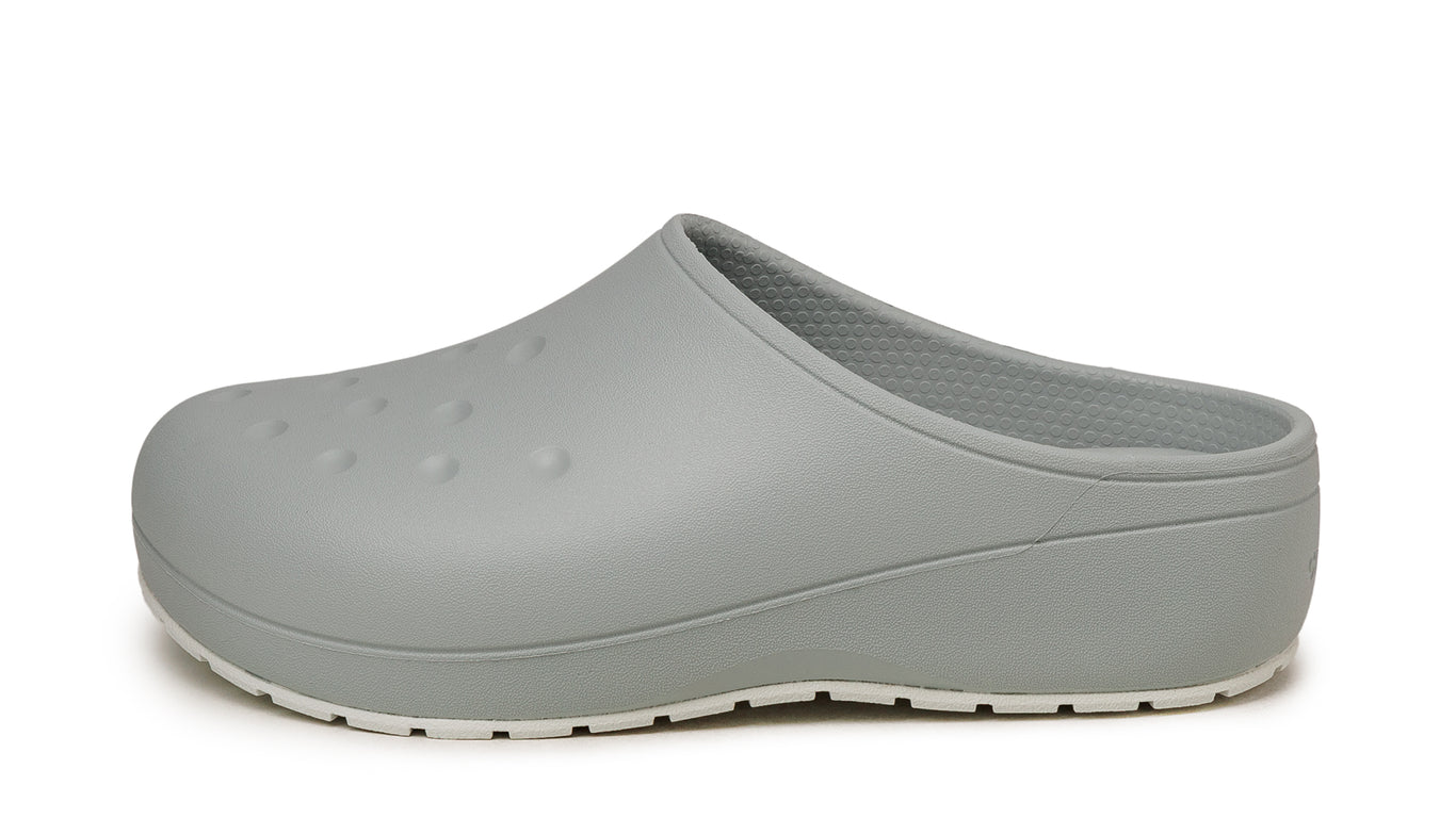 【関税込み】Crocs グレー Classic Quiet クロッグ Crocs Classic Quiet Clog Sneaker » Buy online now!