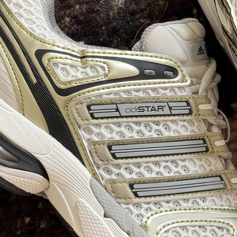Adidas Adistar Control 5 onfeet