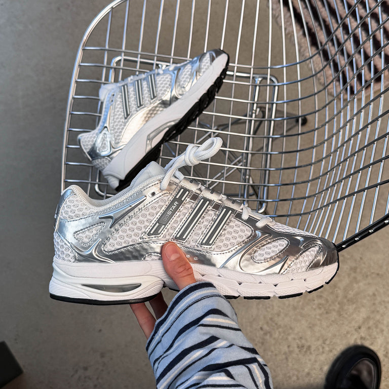 Adidas Adistar Moulded W onfeet