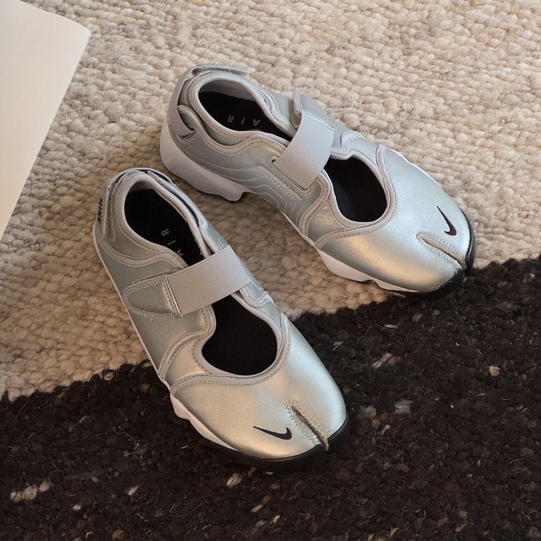 Nike Wmns Air Rift onfeet