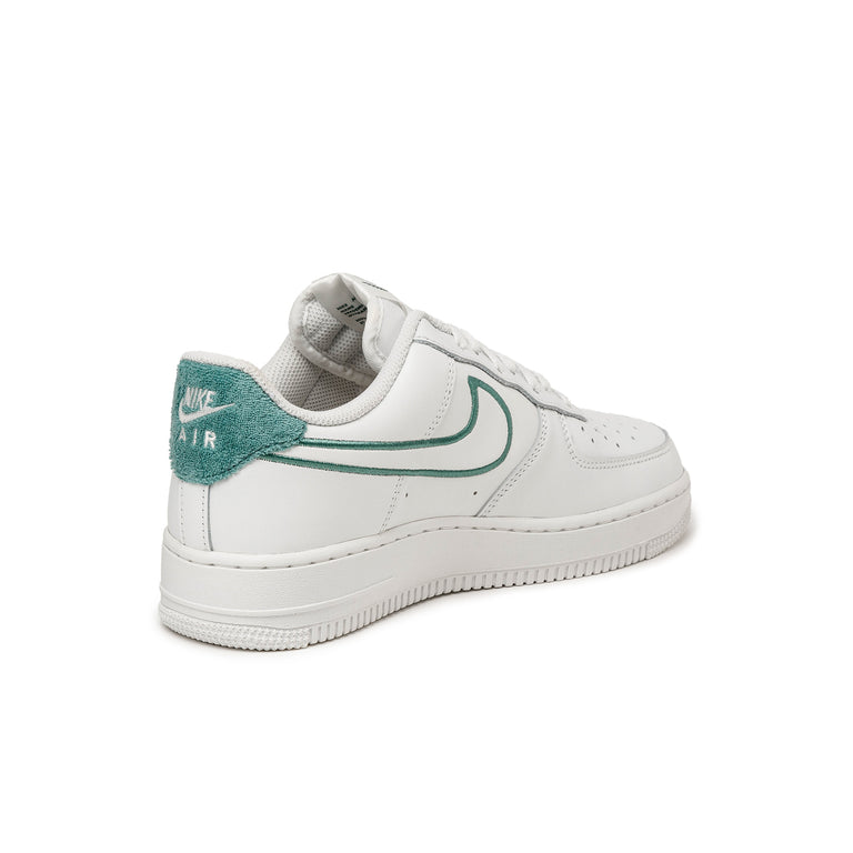 Nike Air Force 1 '07 LV8
