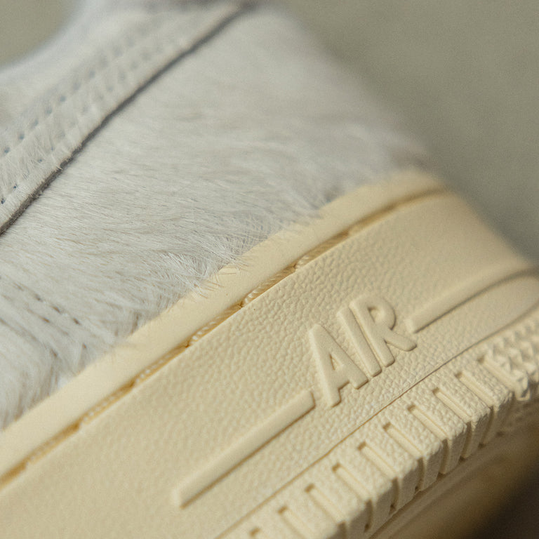 Nike Wmns Air Force 1 '07 onfeet