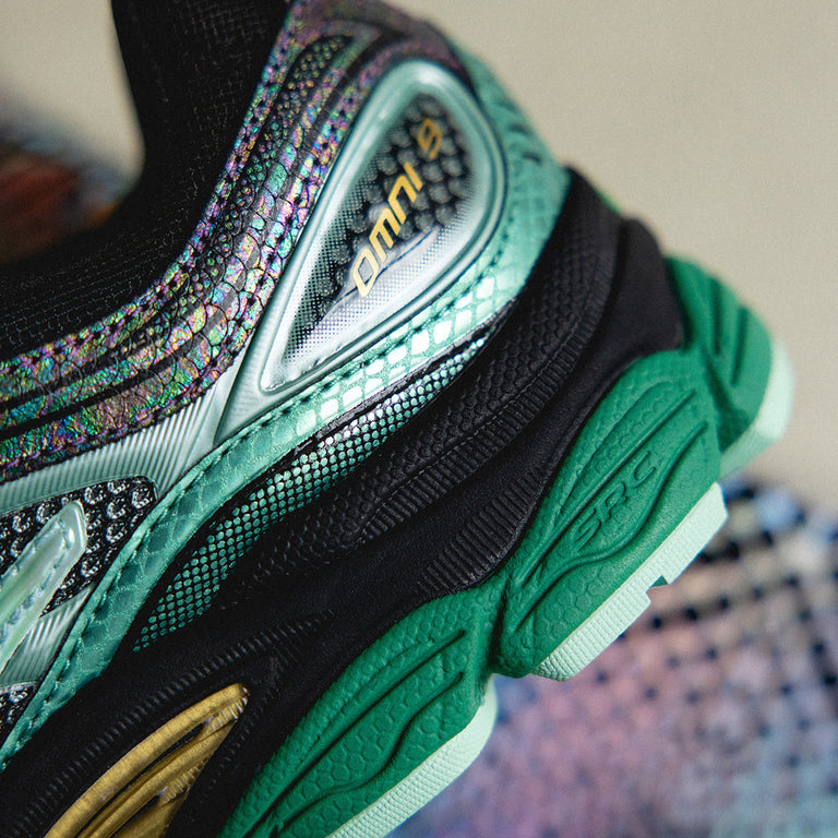 Saucony Pro Grid Omni 9 onfeet