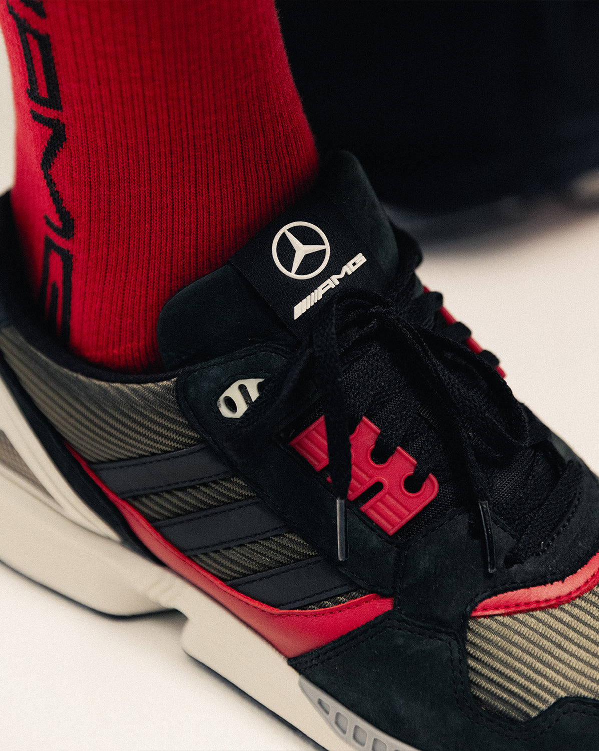 あ Adidas Consortium for Mercedes-AMG Motorsport ZX 8500