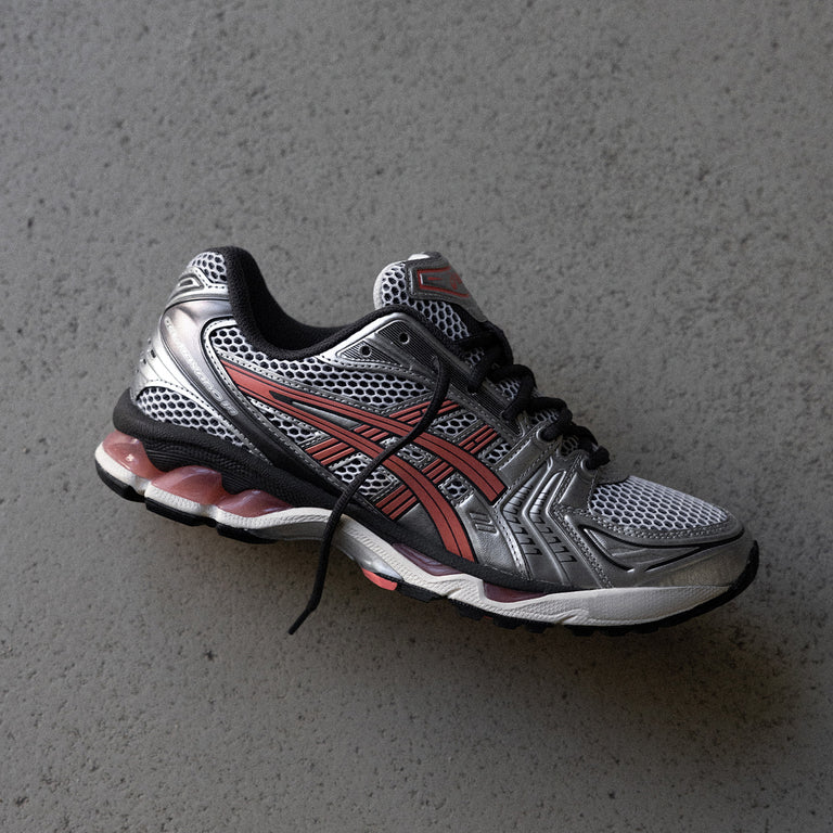 Asics GEL-Kayano 14 onfeet