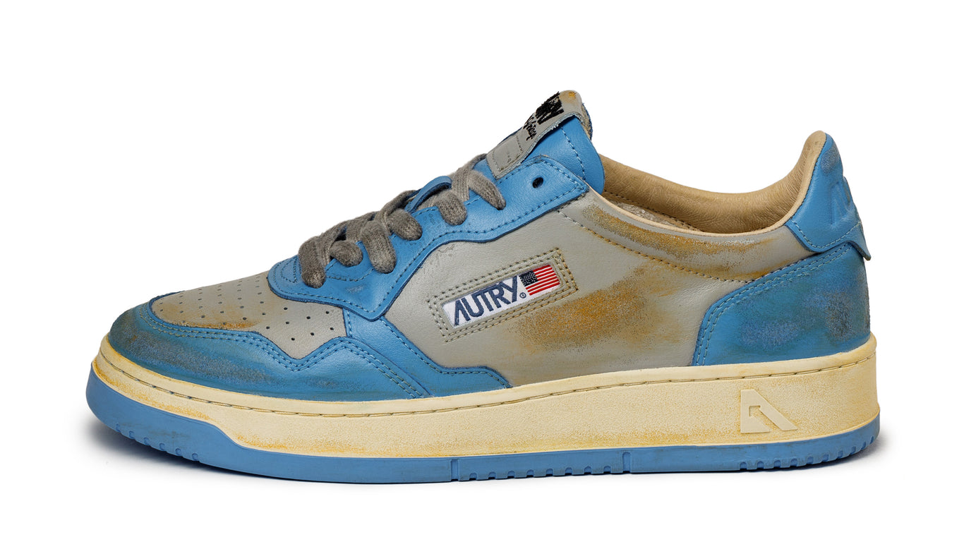 【関税込み】AUTRY \"Medalist Low Super Vintage\" Sneakers Autry Medalist Low Super Vintage Sneakers In White Black And