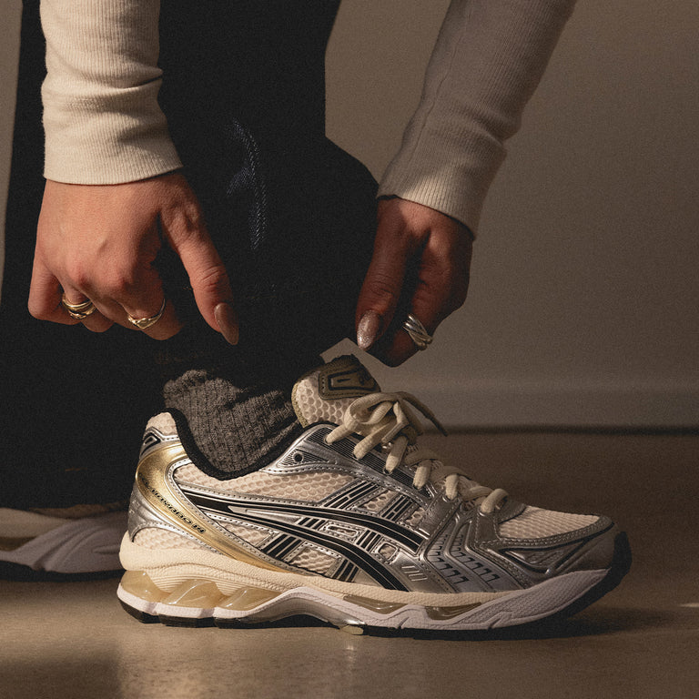 Asics GEL-Kayano 14 onfeet