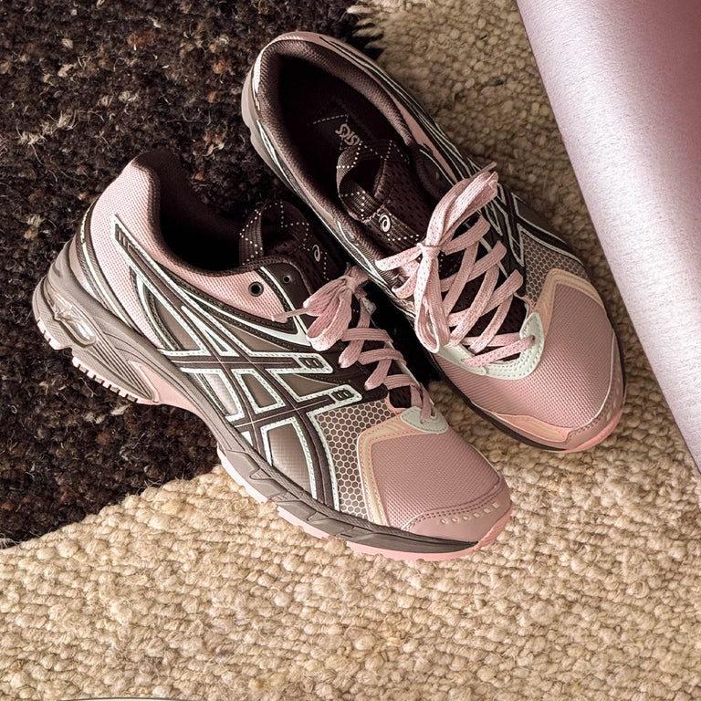 Asics UB11-S GEL-DS Trainer 14 onfeet