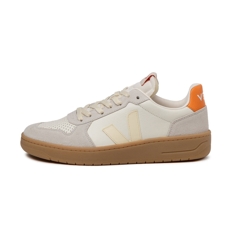 VEJA V-82 Leather