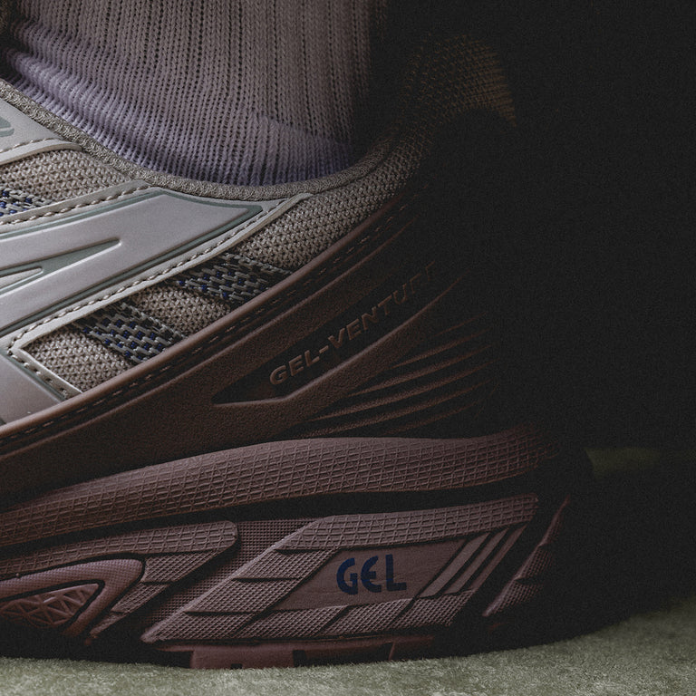 Asics GEL-Venture 6 *Shield* onfeet