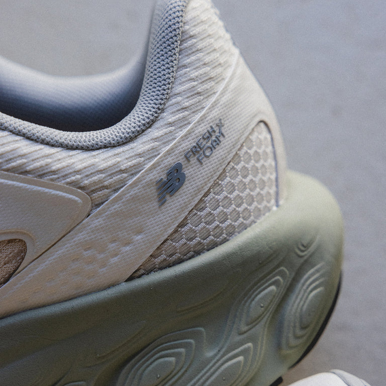 New Balance FF800 onfeet