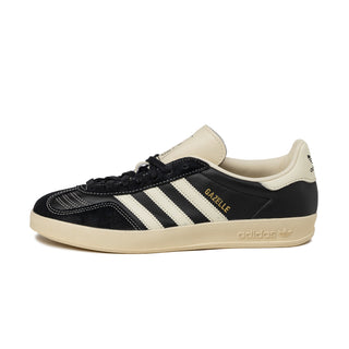 Adidas Gazelle Indoor - 42 / Core Black / Crew White / Gold Metallic
