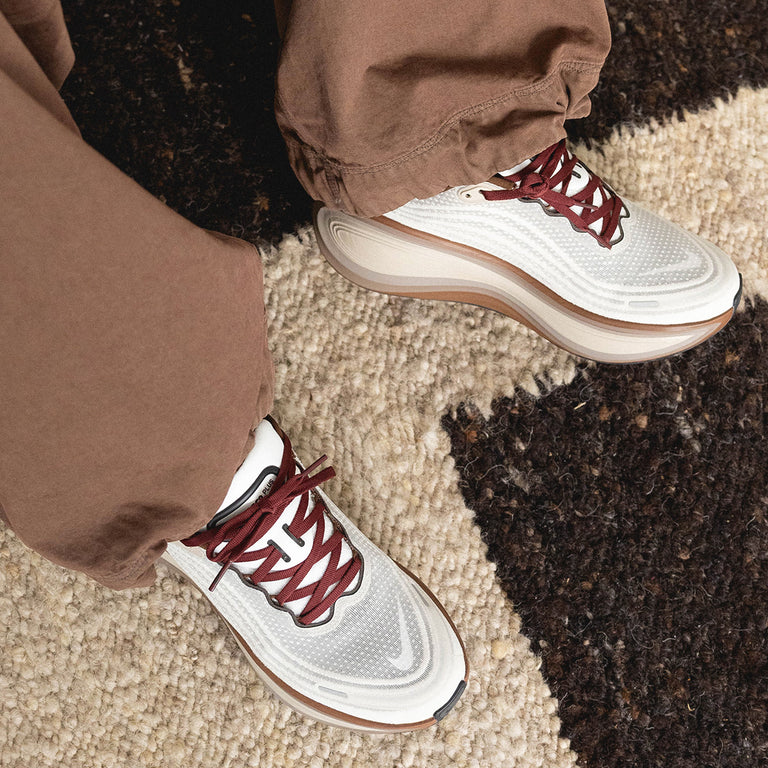 Nike Vomero Plus onfeet