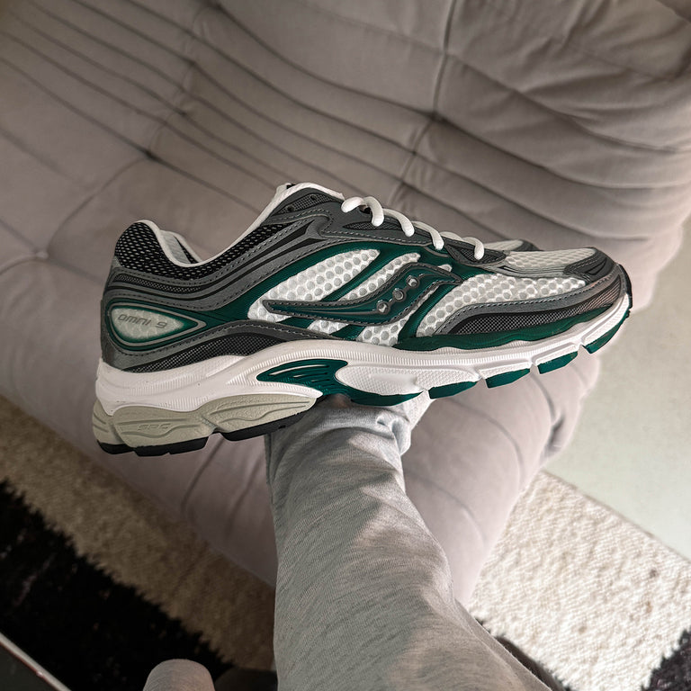 Saucony Pro Grid Omni 9 onfeet