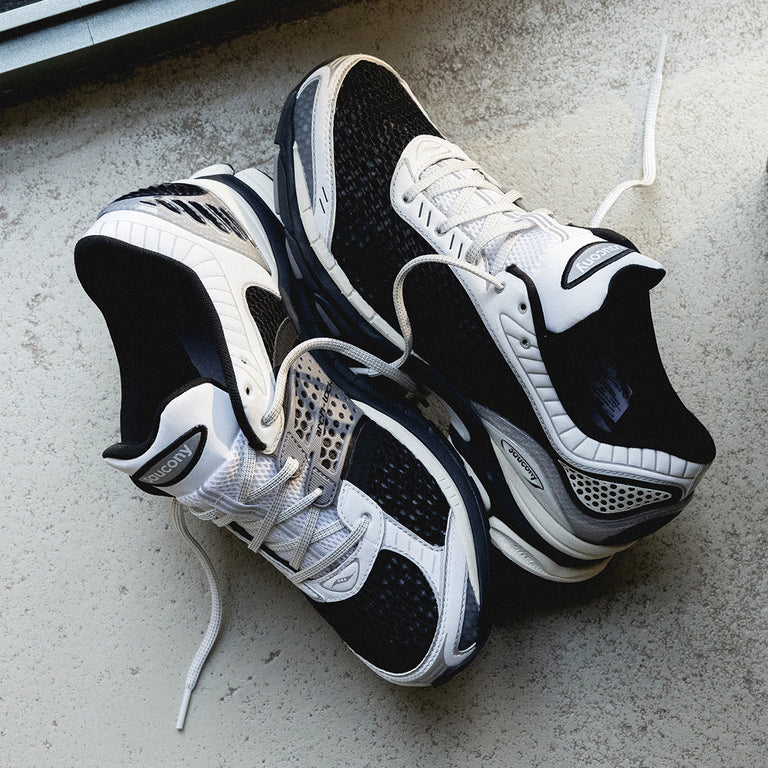 Saucony Pro Grid Paramount onfeet