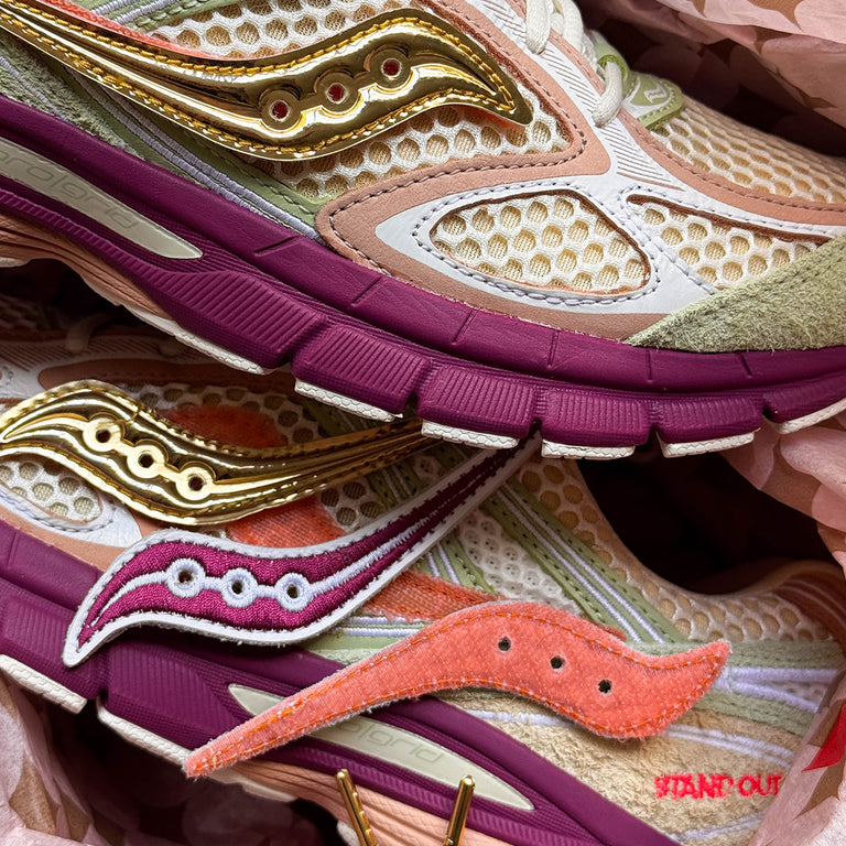 Saucony x Stan Bich Pro Grid Guide 7 onfeet
