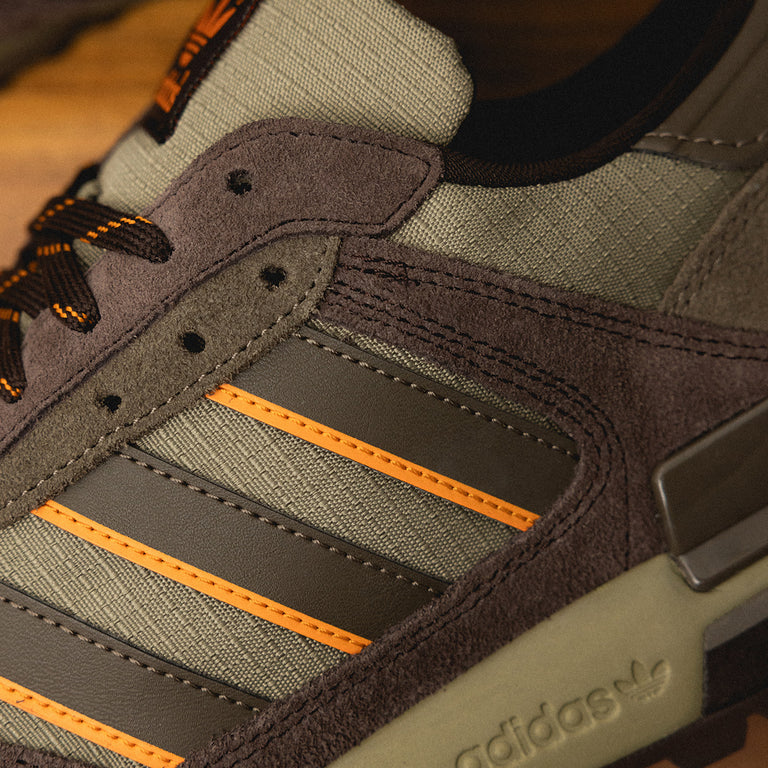 Adidas ZX 600 onfeet