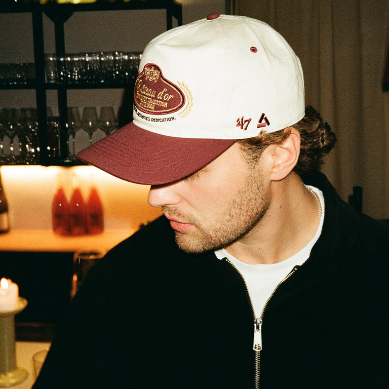47 x Asphaltgold Chateau d'or *Hitch* Cap onfeet