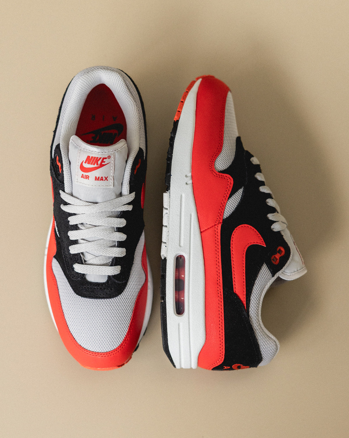 air max 1 black and red