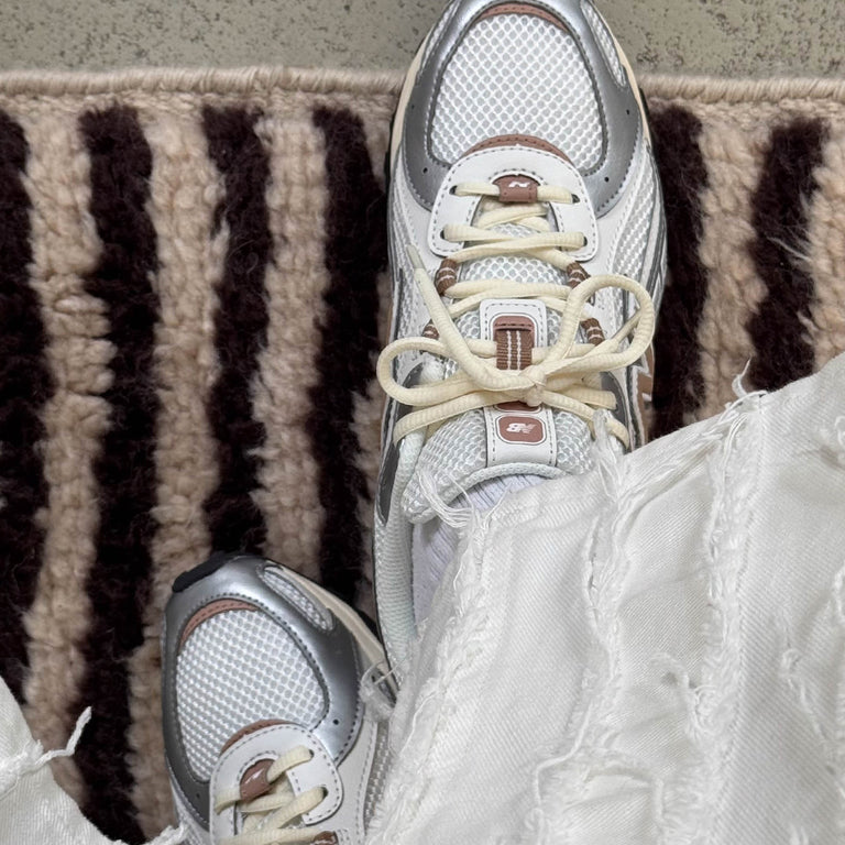 New Balance U204LSWA onfeet