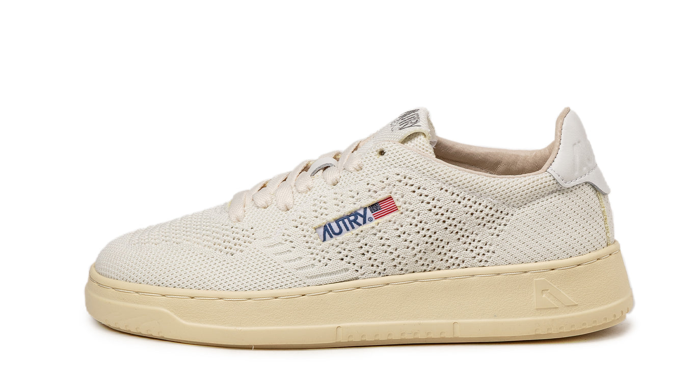 スニーカー AUTRY Two-Tone Leather And Suede Medalist Sneakers AUTRY Medalist Two-Tone Suede-Trimmed Leather Sneakers for