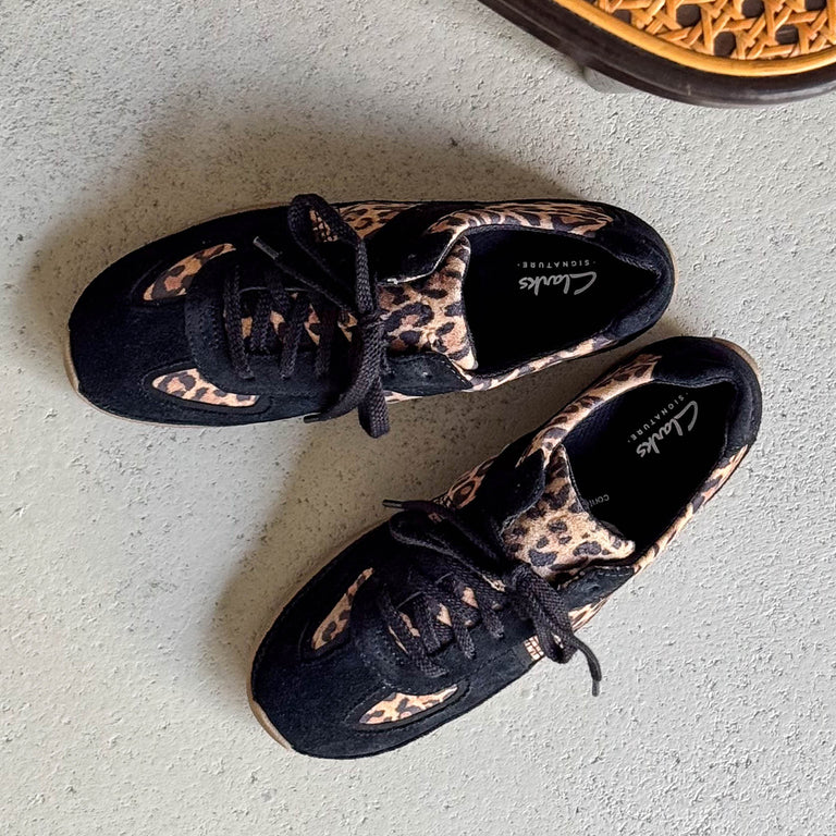 Clarks Meridor W onfeet