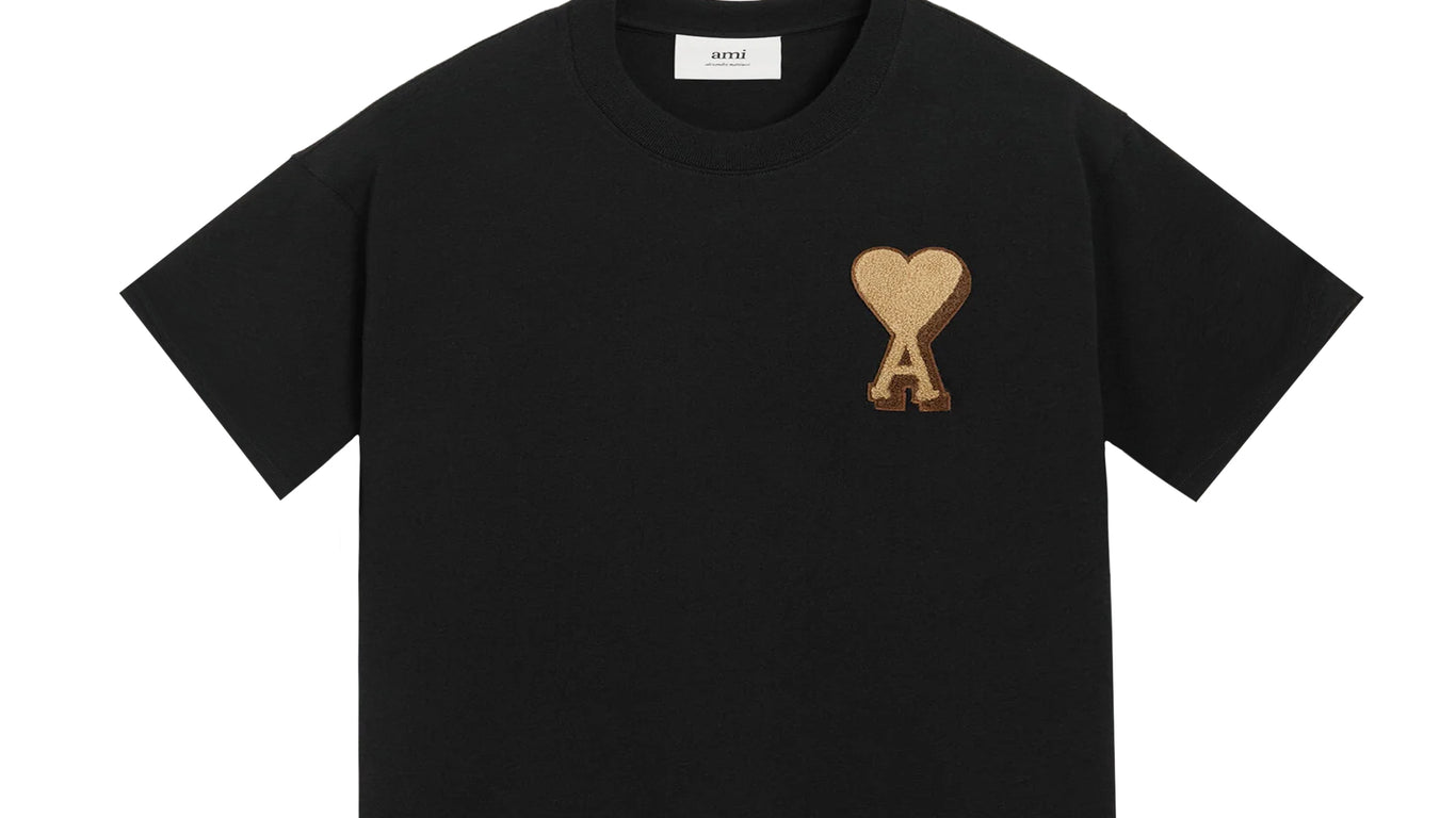 ami その3 AMI Paris Ami De Coeur Patch T-Shirt | Apparel » Buy online now!