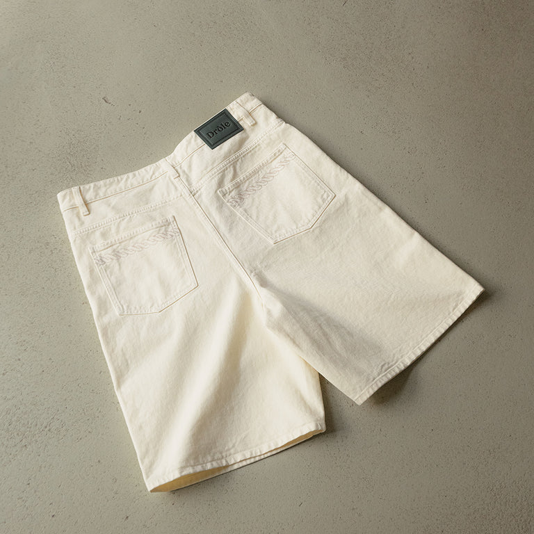 Drole de Monsieur Le Short Baggy Ecru onfeet