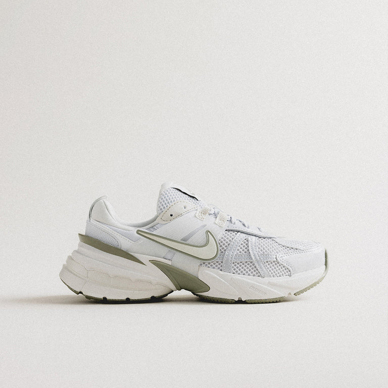 Nike Wmns V2K Run onfeet