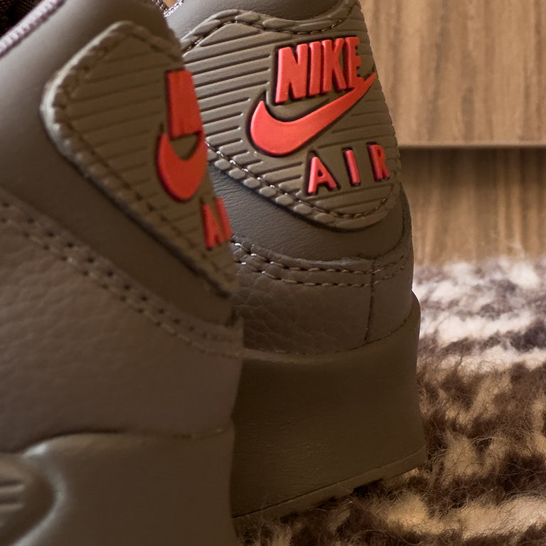 Nike Air Max 90 Essential+ onfeet