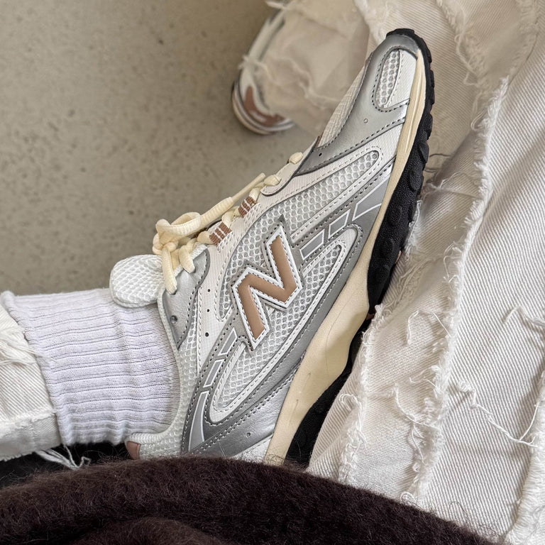 New Balance U204LSWA onfeet