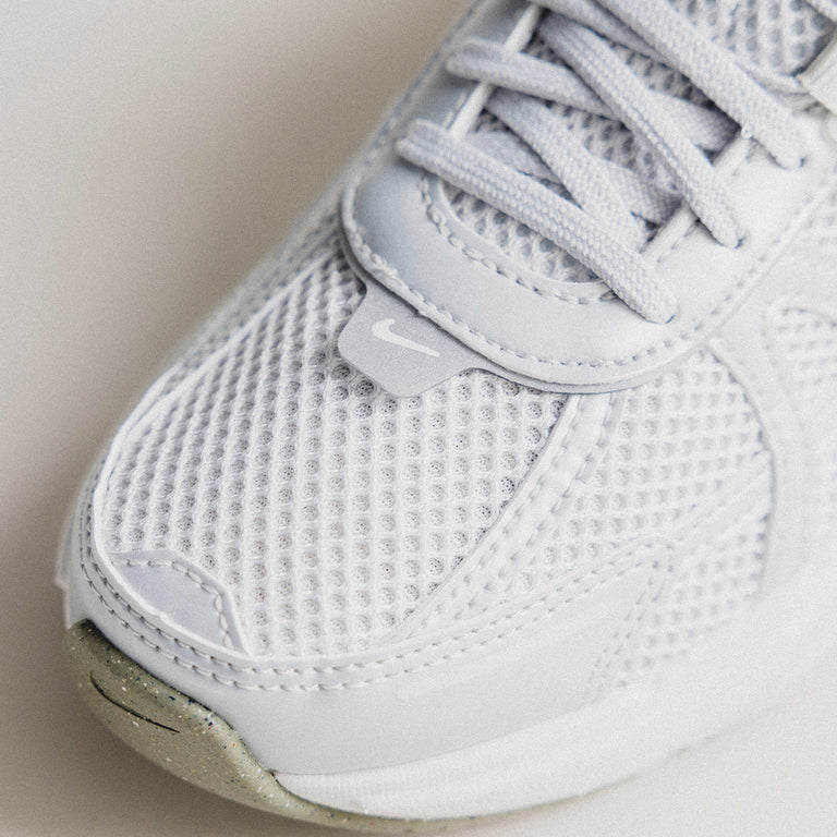 Nike Wmns V2K Run onfeet